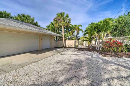 Direct booking for 45 west bay drive