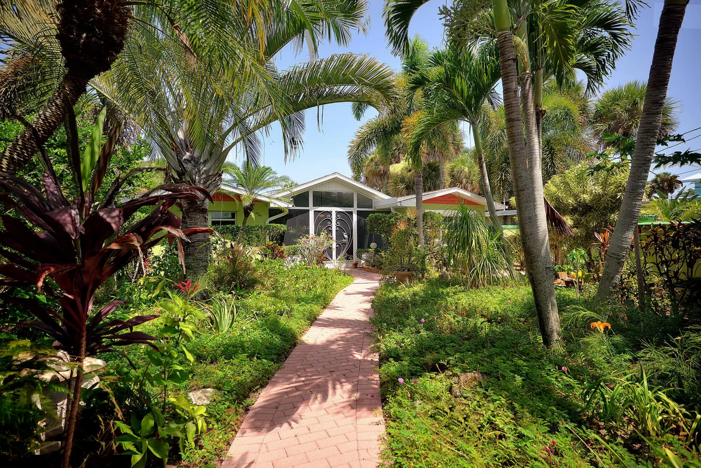 Direct booking for 45 west bay drive